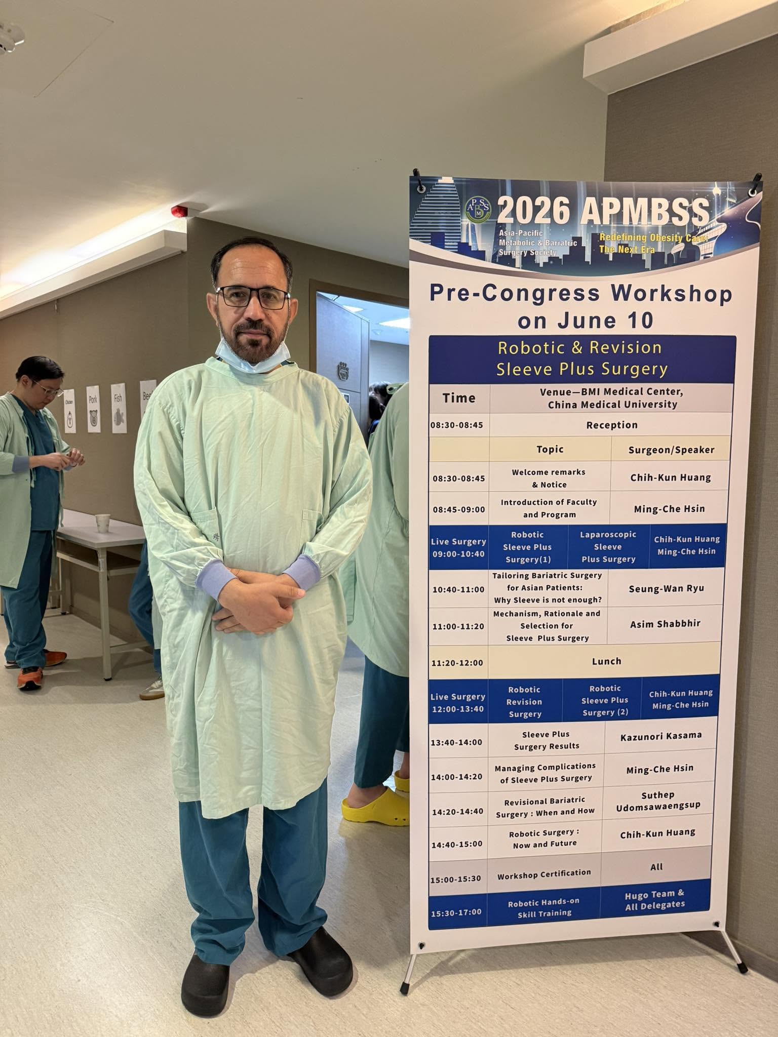Dr Javed Khan at a bariatric surgery workshop